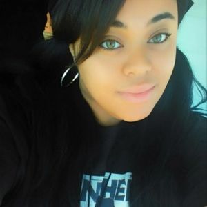 Meet your Posher, Jacqueline